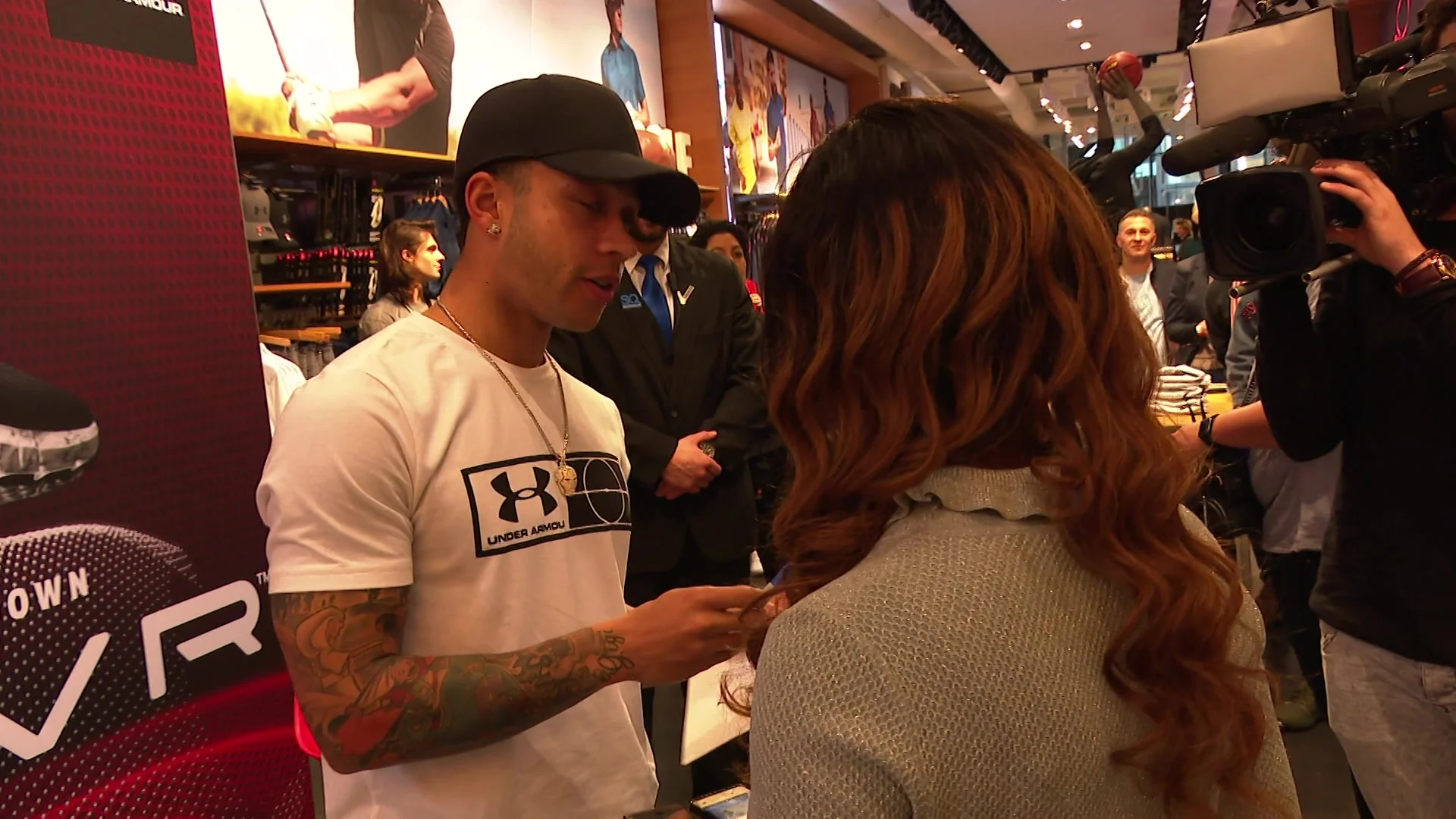 Vijf weken super de luxe vakantie niet genoeg voor Memphis Depay?