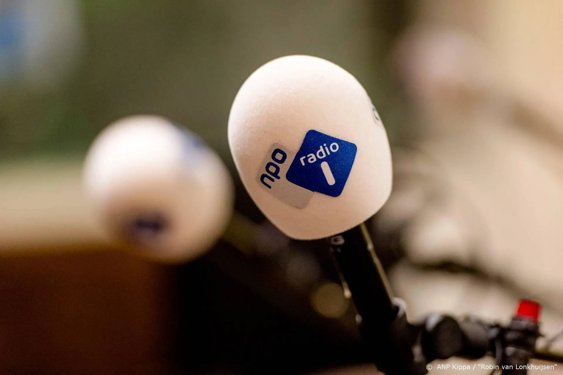 Radiozenders draaien meer Nederlandse muziek na oproep Buma