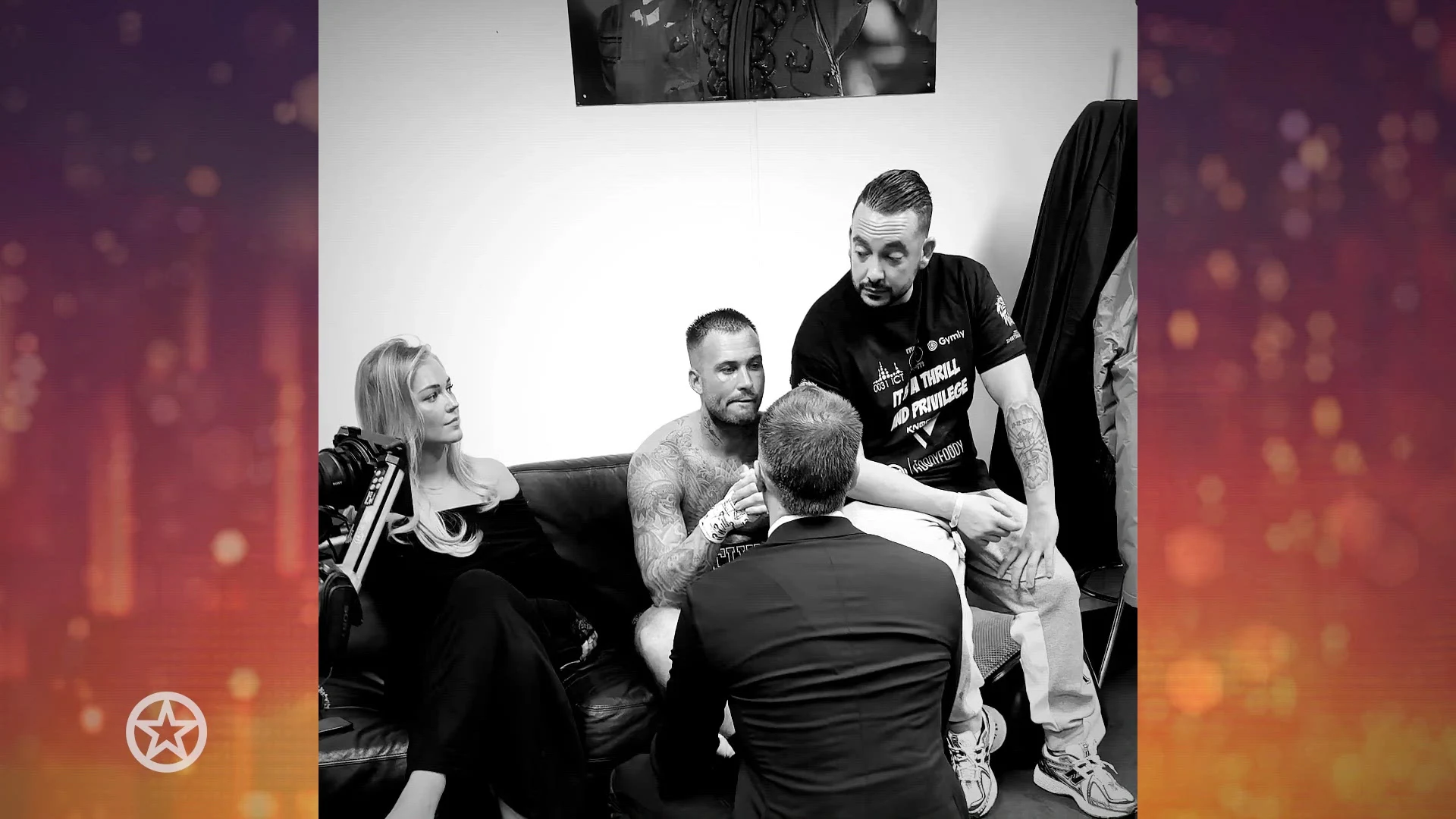 Donny steekt Dave hart onder de riem na verlies bokswedstrijd