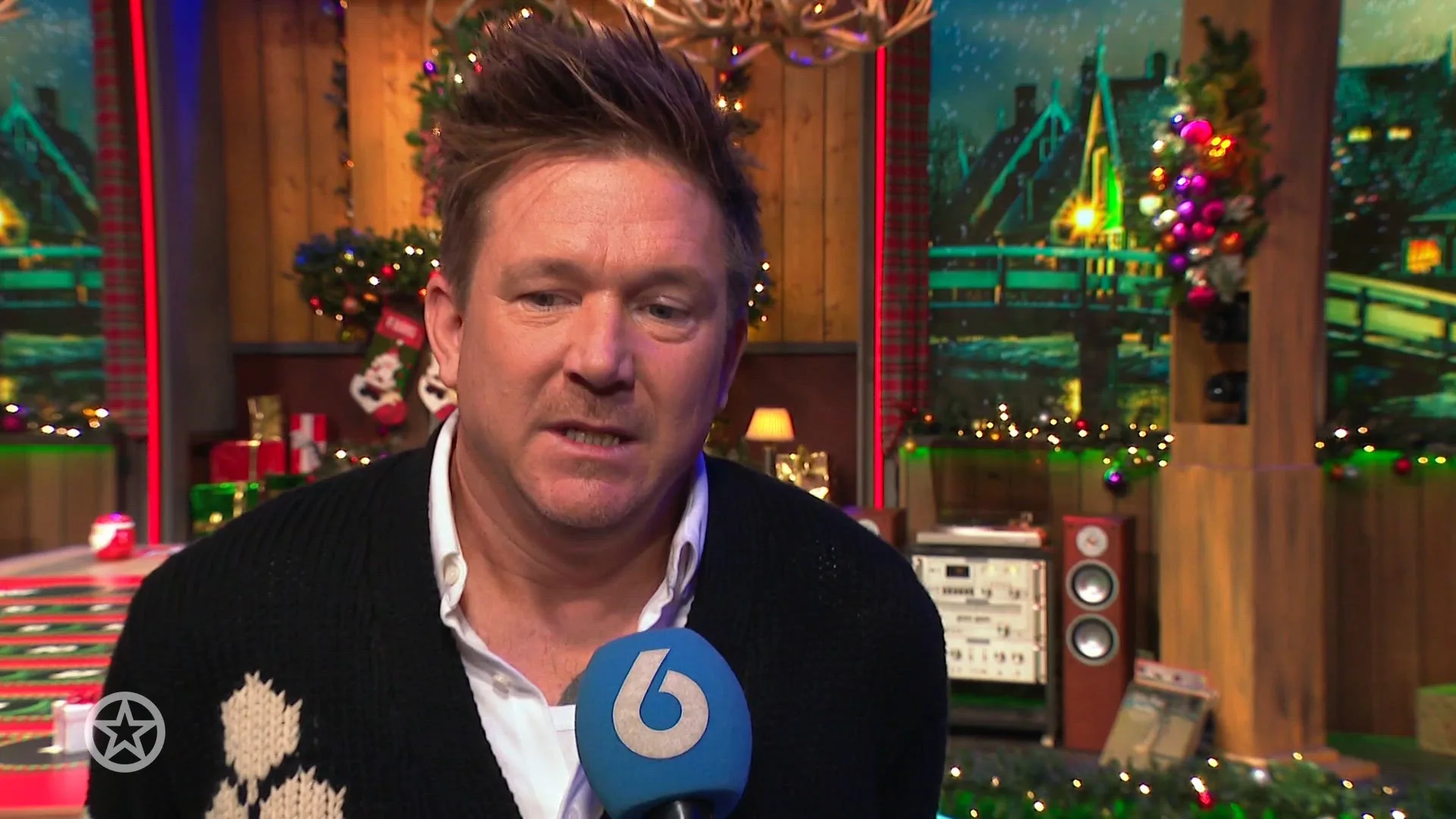 Johnny de Mol vertelt hoe het nu met zijn moeder Willeke Alberti gaat