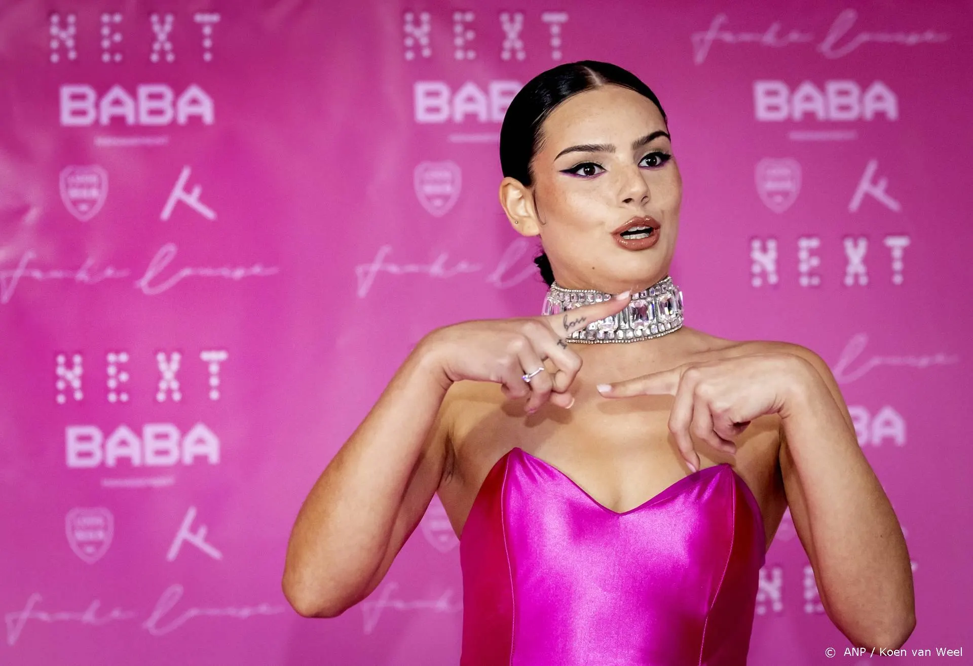 Zwangere Famke Louise dolblij met felicitaties