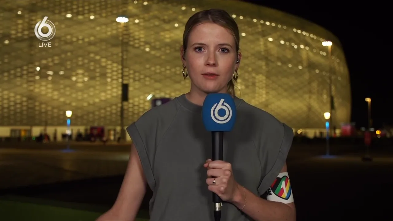 Noa Vahle mét OneLove-band confronteert directeur KNVB