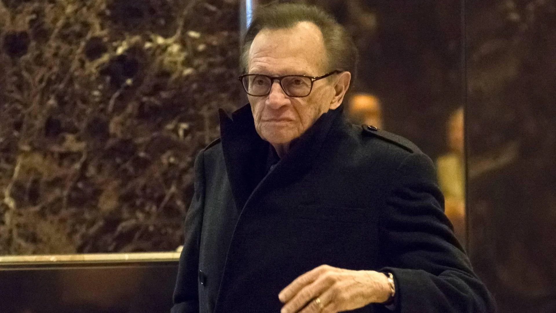 Larry King in het ziekenhuis met corona