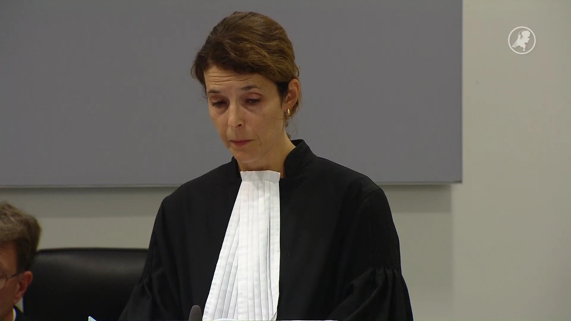 OM gaat in op seksuele moraal in het gezin: 'Maar dat is geen vrijbrief, om aan een minderjarig meisje te zitten.'  (Hart van Nederland)