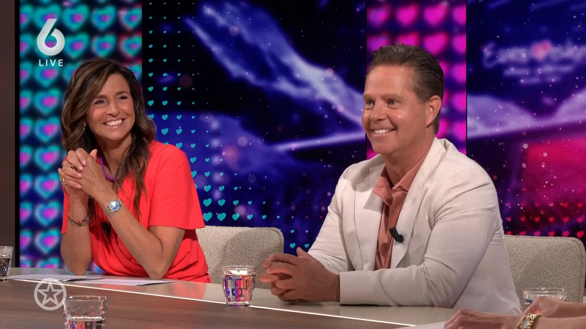 Sandra Schuurhof kreeg tijdens Songfestival veel reacties op haar Zwitserse 'zus'