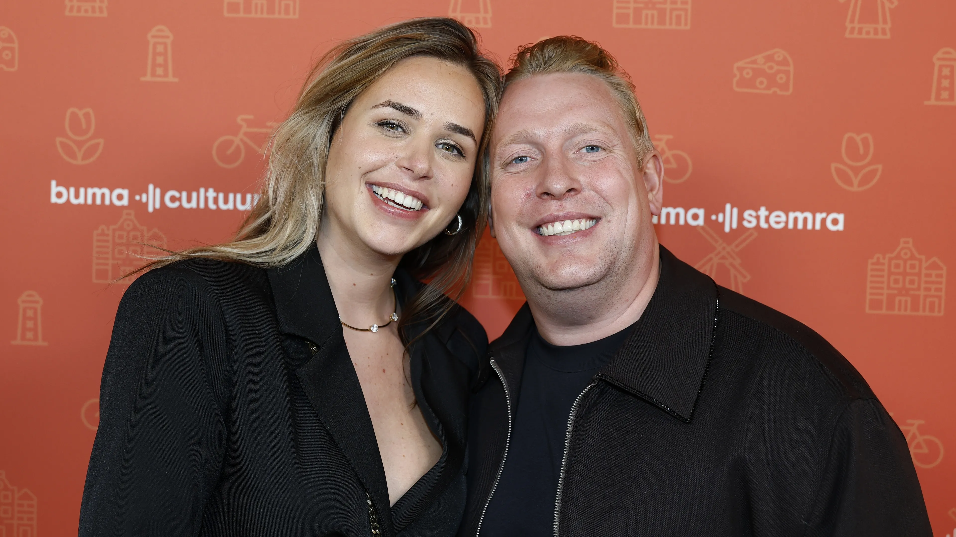 Billy Dans denkt voorzichtig na over volgende liefdesstap met Pernelle ...
