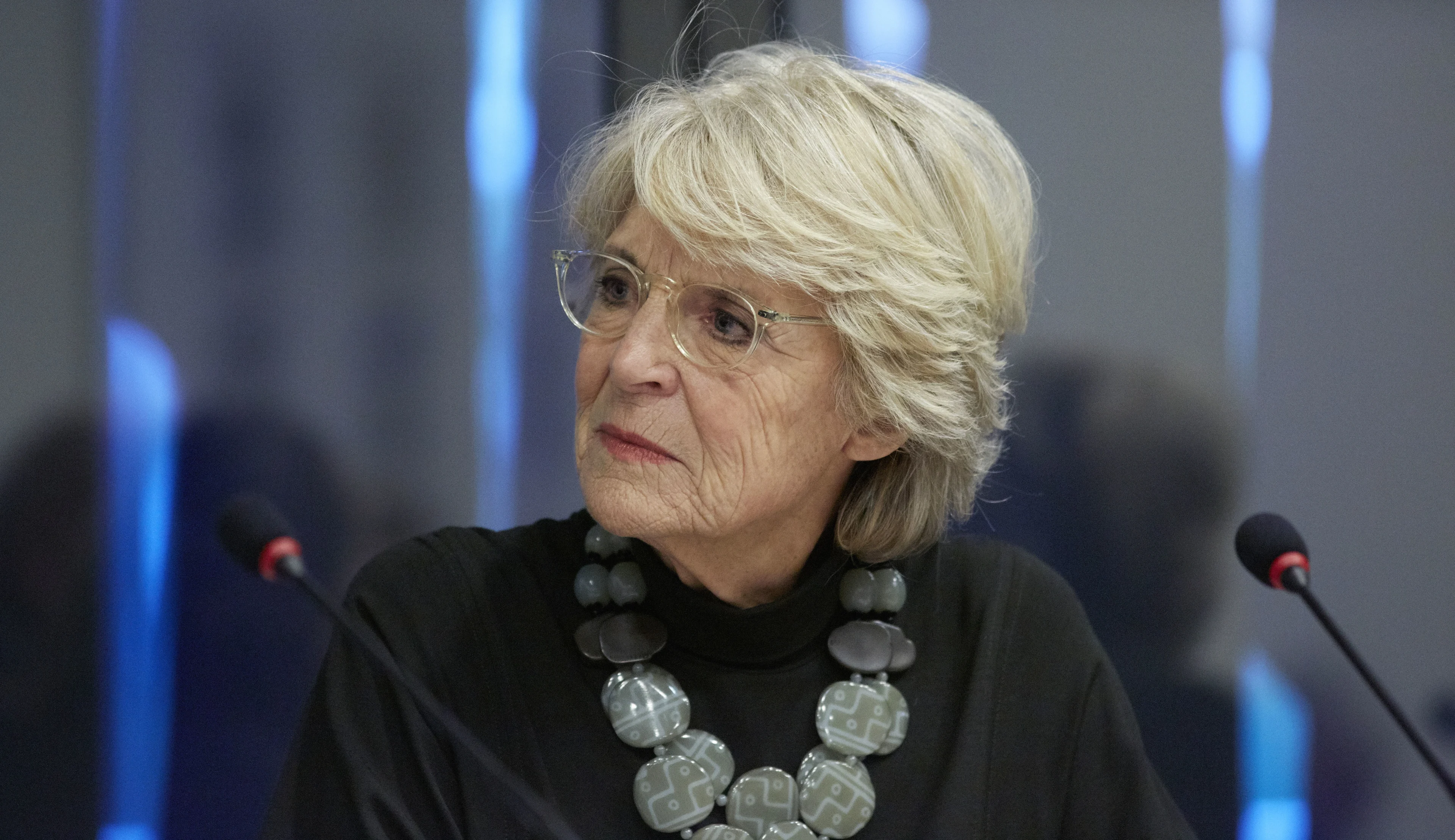 Prinses Irene stopt wandelaars