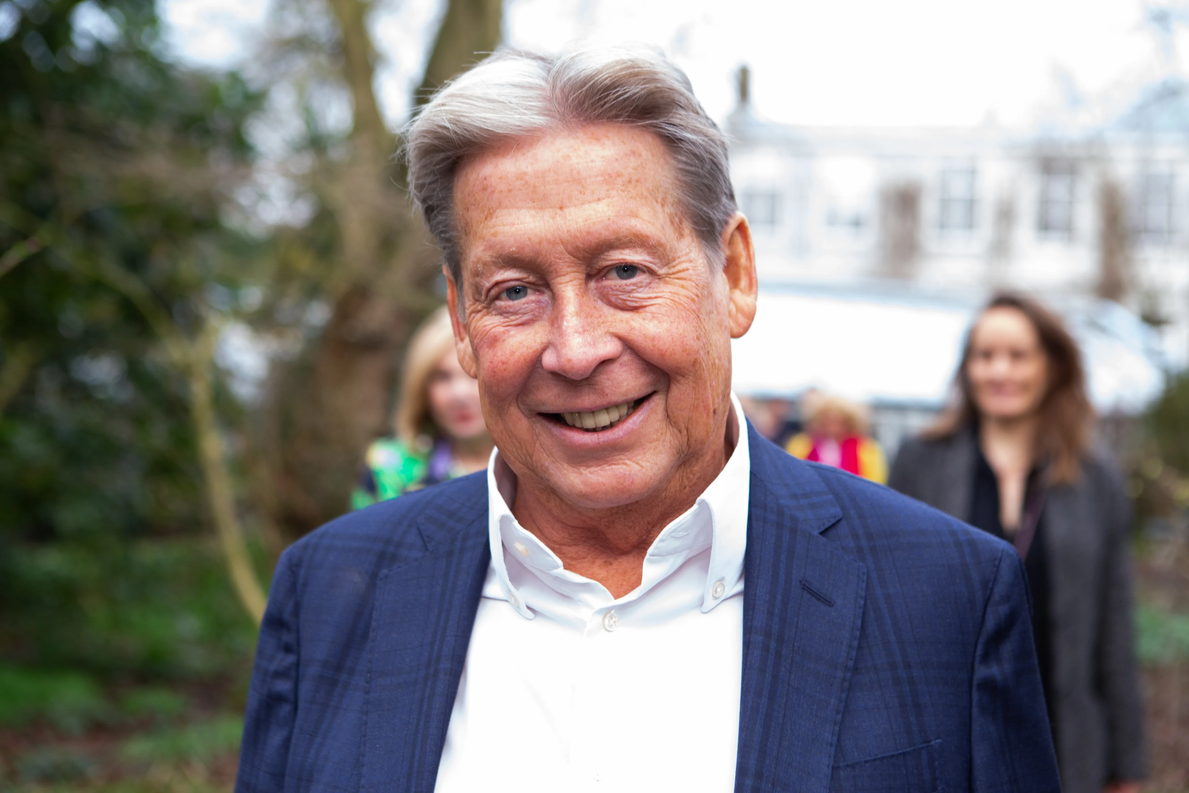 Heftig: dochter Hans Kazàn heeft zeldzame verlammingsziekte