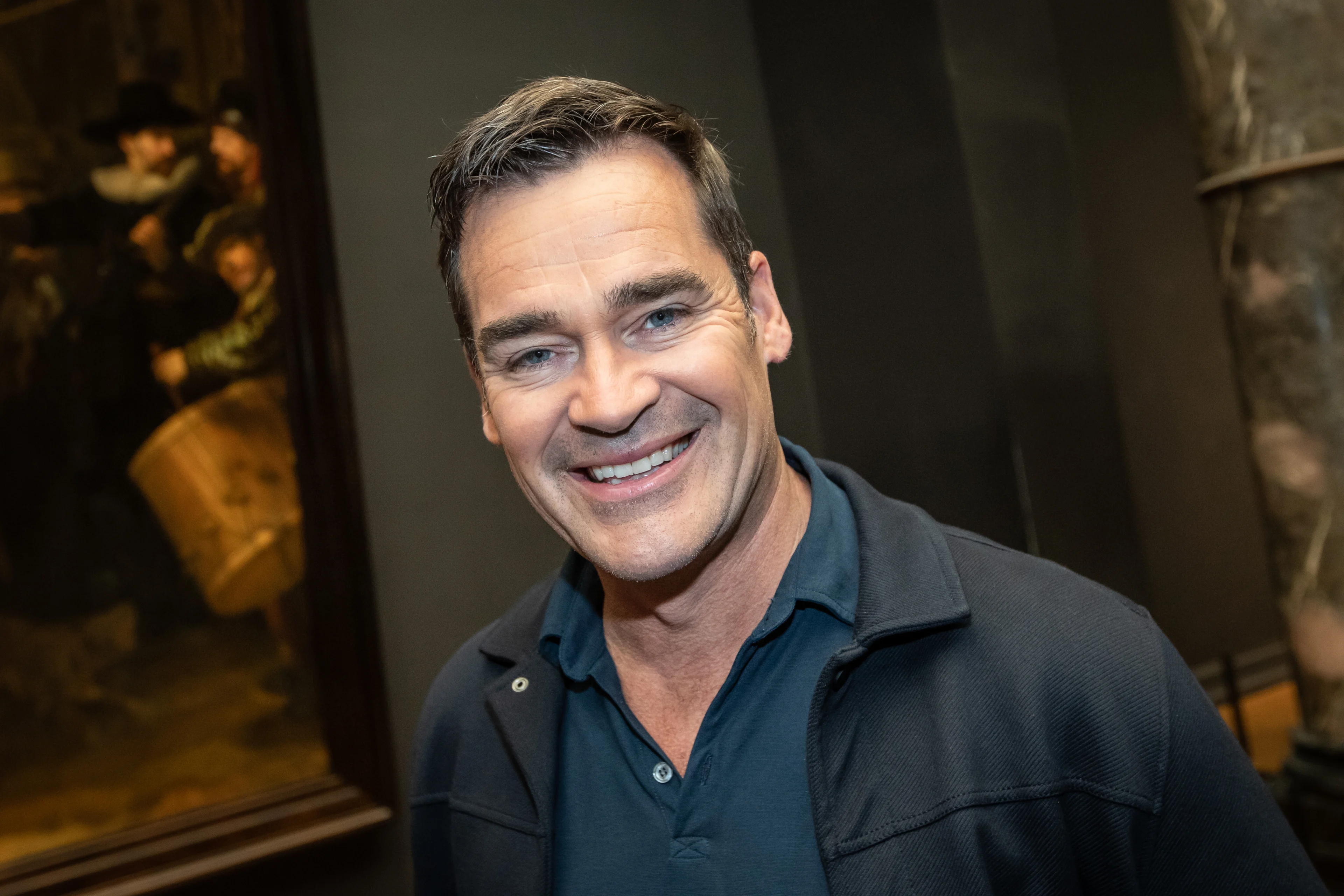 ZIEN: Dit is de tweelingzus van Jeroen van der Boom!