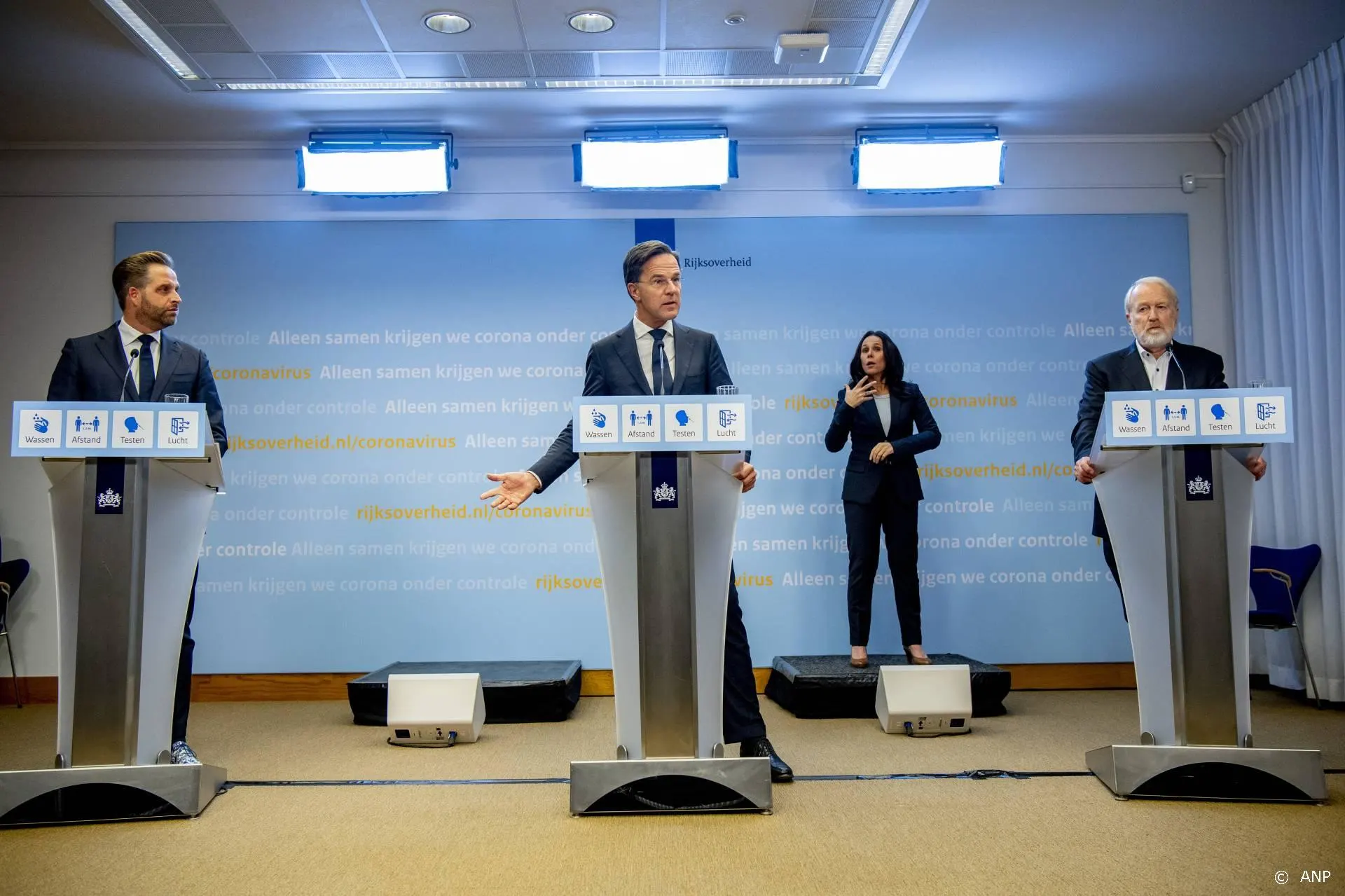 Bijna 6,9 miljoen kijkers zien extra coronapersconferentie