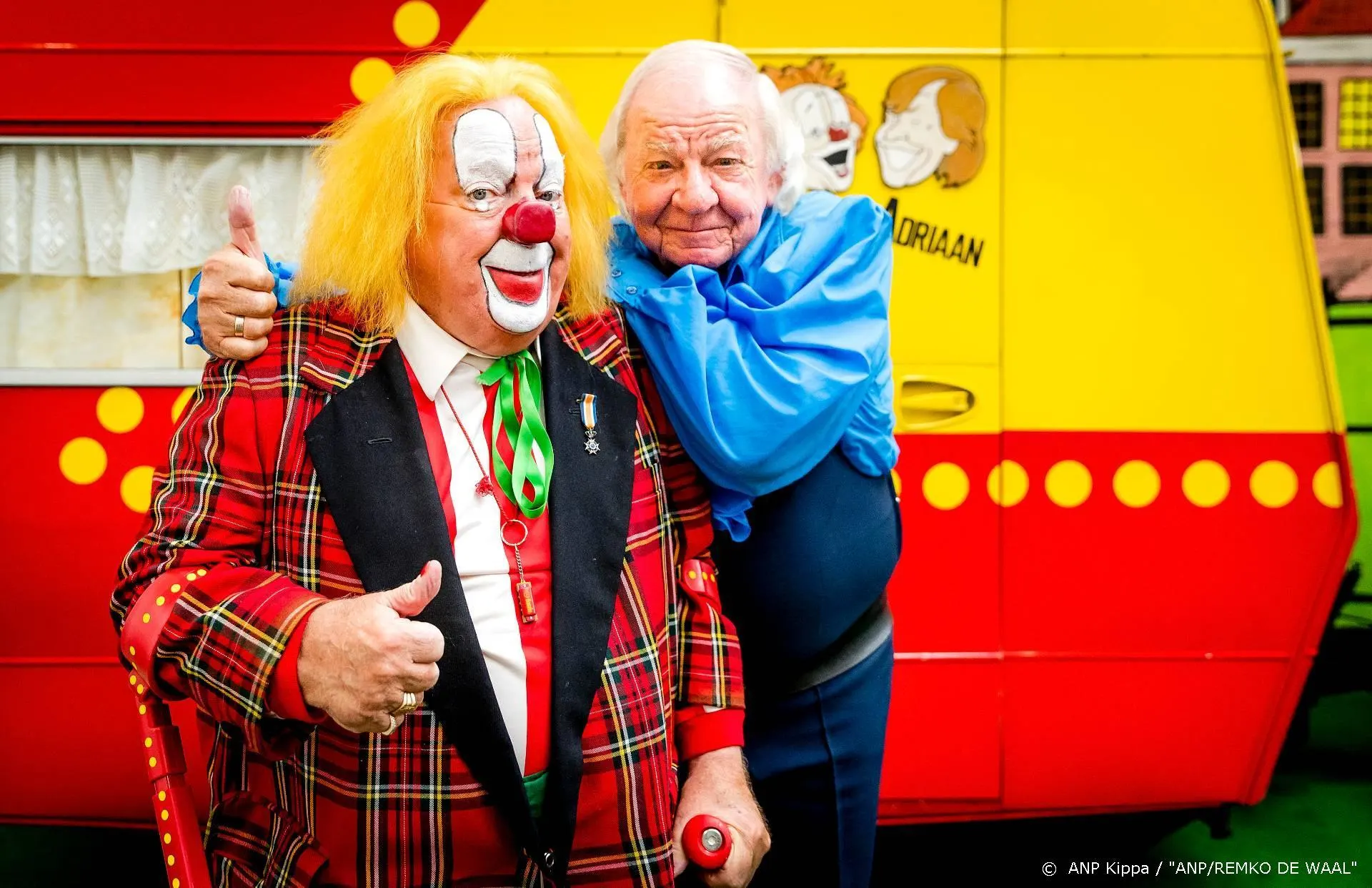 Bassie en Adriaan genieten steeds meer van kleine dingen