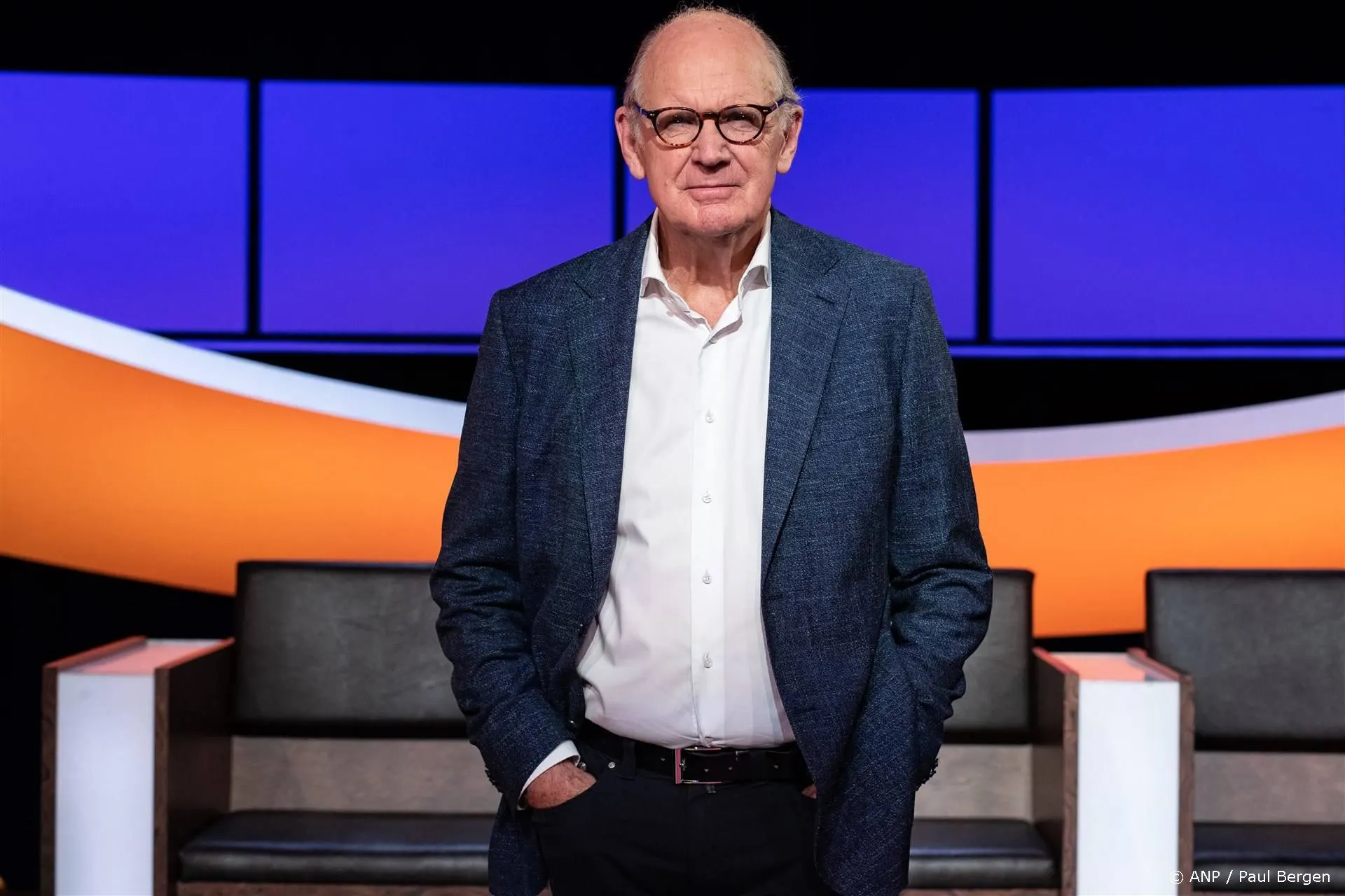 Philip Freriks geeft emotionele lezing over vermoorde broer