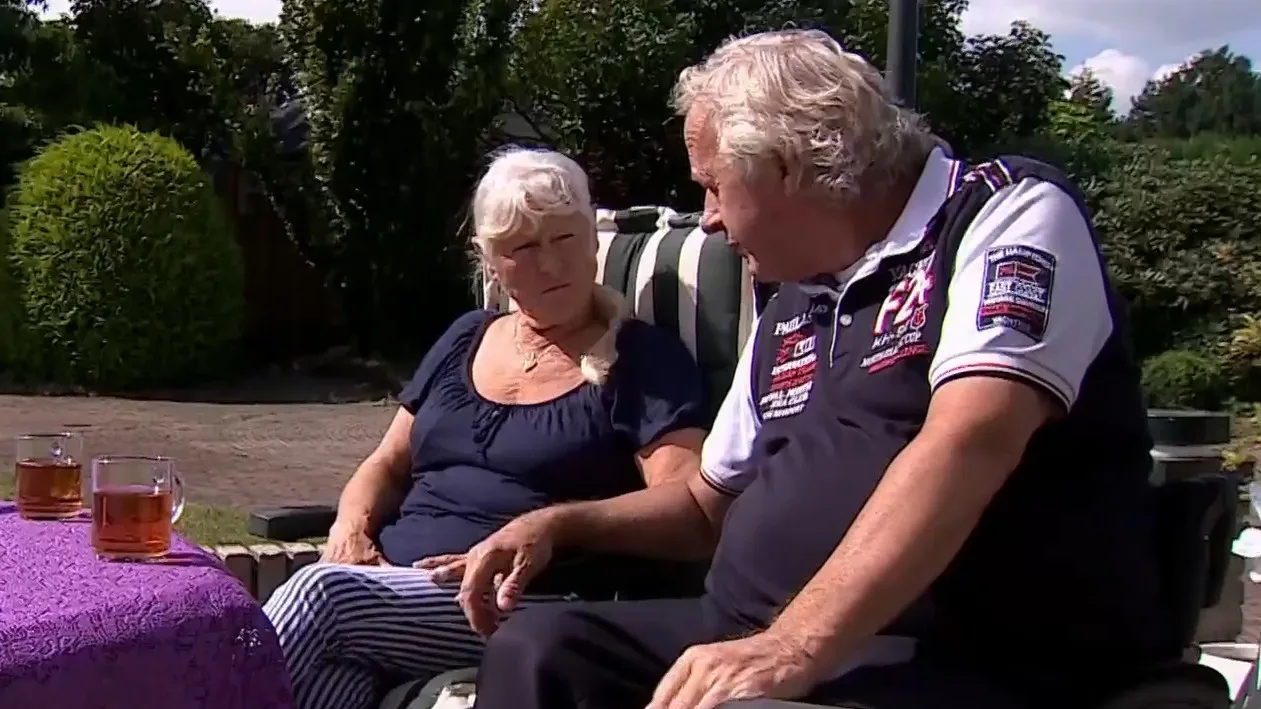 Weduwe Koos Alberts reageert emotioneel na laffe beroving