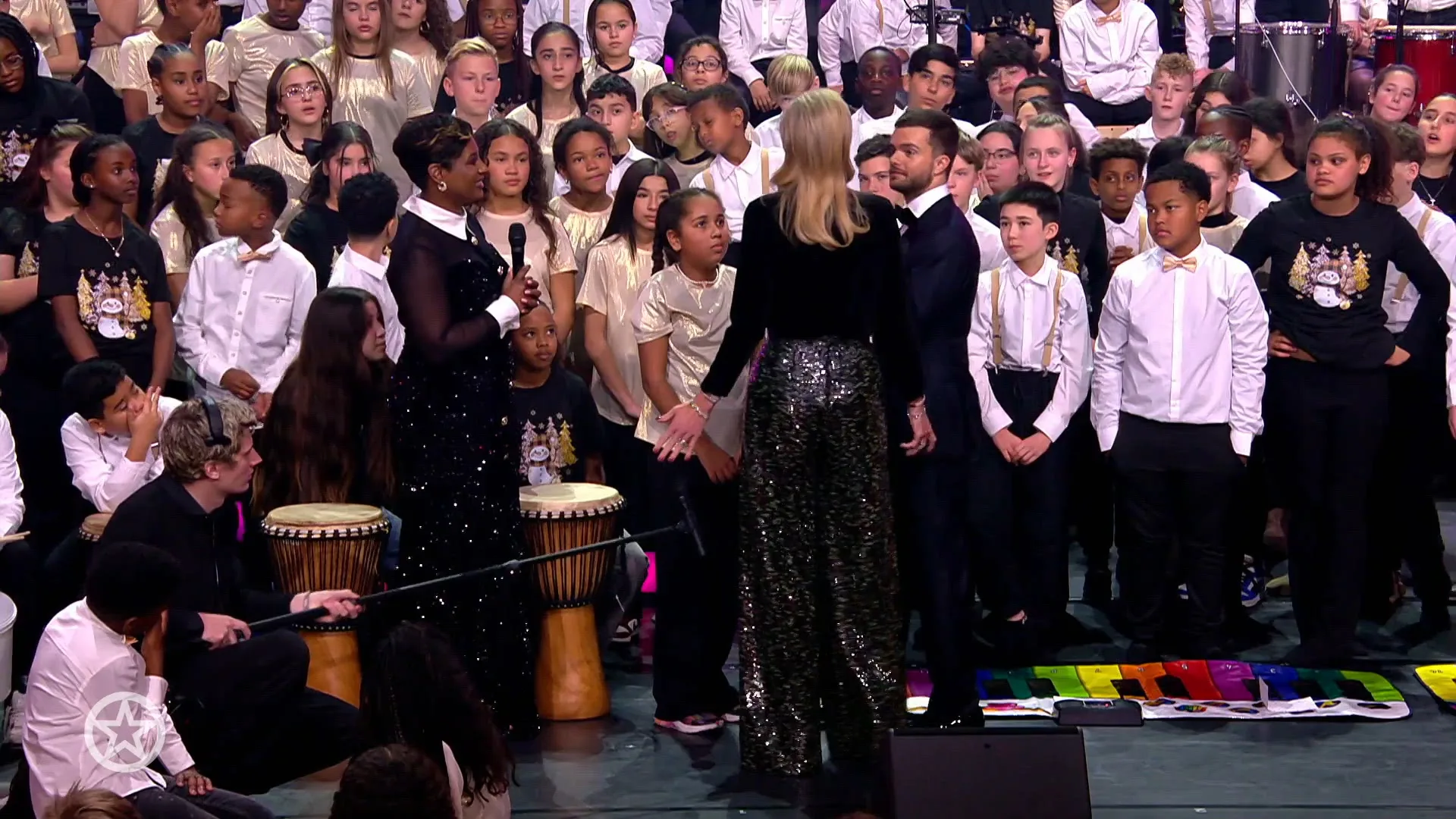 Koningin Máxima als erevoorzitter bij opnames Kerst Muziekgala