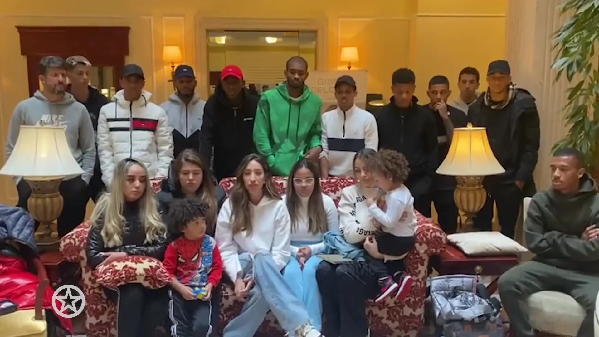 Voormalig Ajacied David Neres zit met gezin vast in Oekraïne