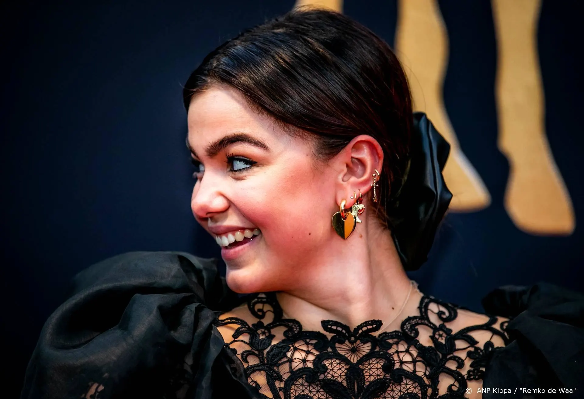 Abbey Hoes leest verhaaltjes voor kinderen in coronatijd