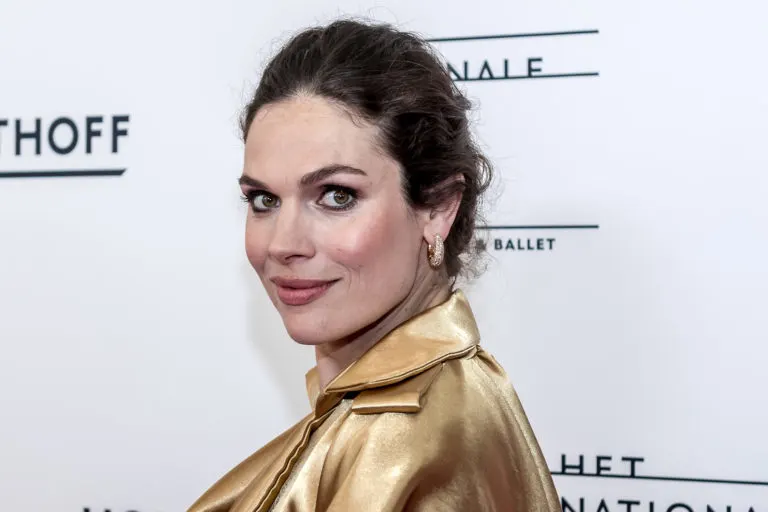 Anna Drijver schrijft eerste Netflix-comedyserie