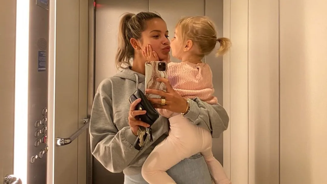 Monica Geuze zet jarige dochter in het zonnetje