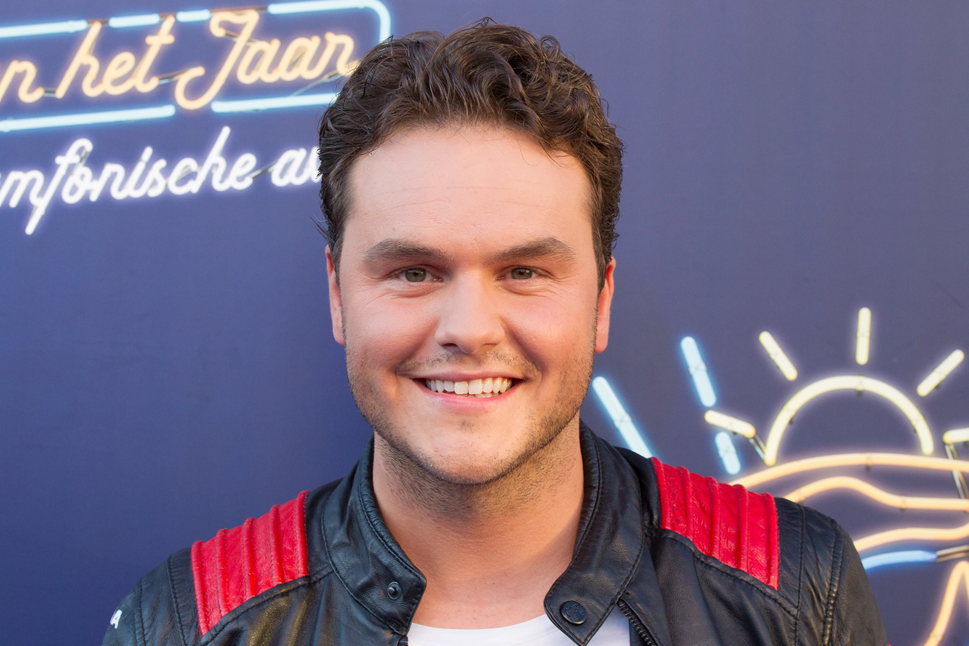 ZIEN: Henk Dissel zingt prachtige cover