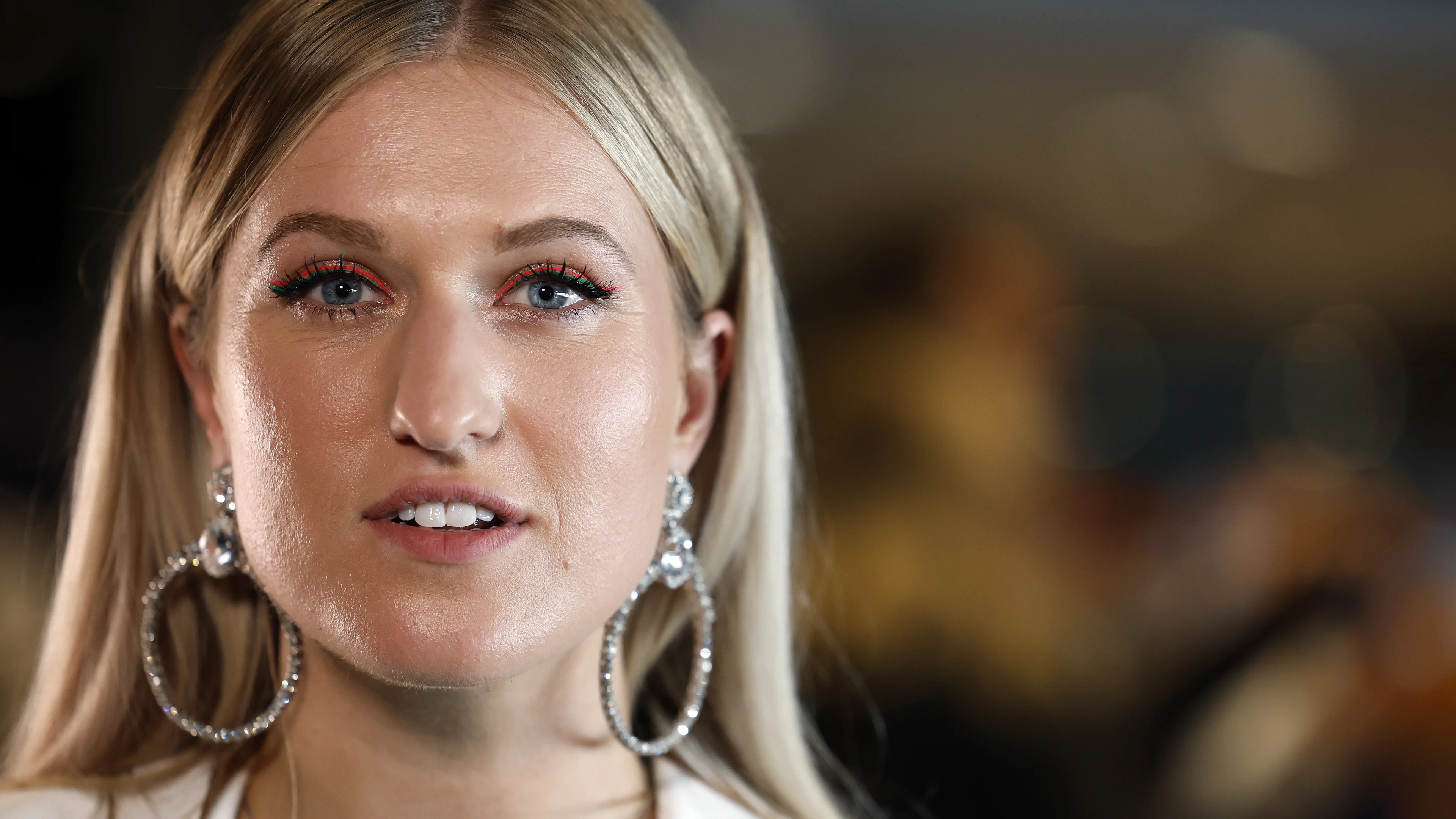 Britt Dekker in huwelijksbootje gestapt én deelt prachtige beelden