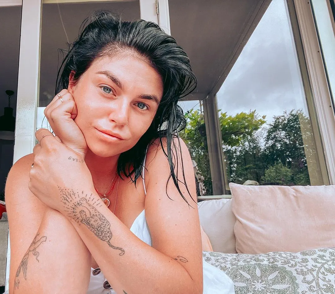 Roxeanne Hazes toont beladen foto uit turbulente periode