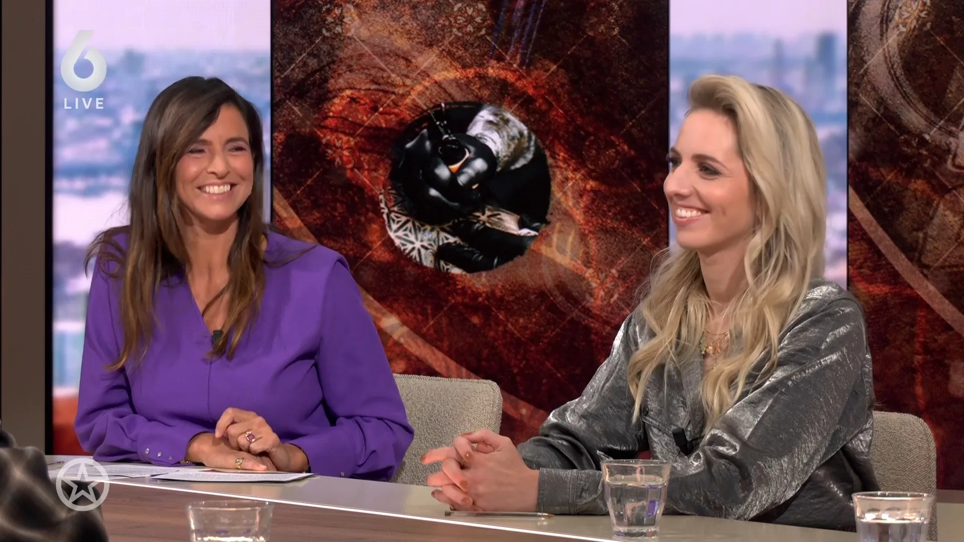 Prins Harry gespot bij tattoozaak New York