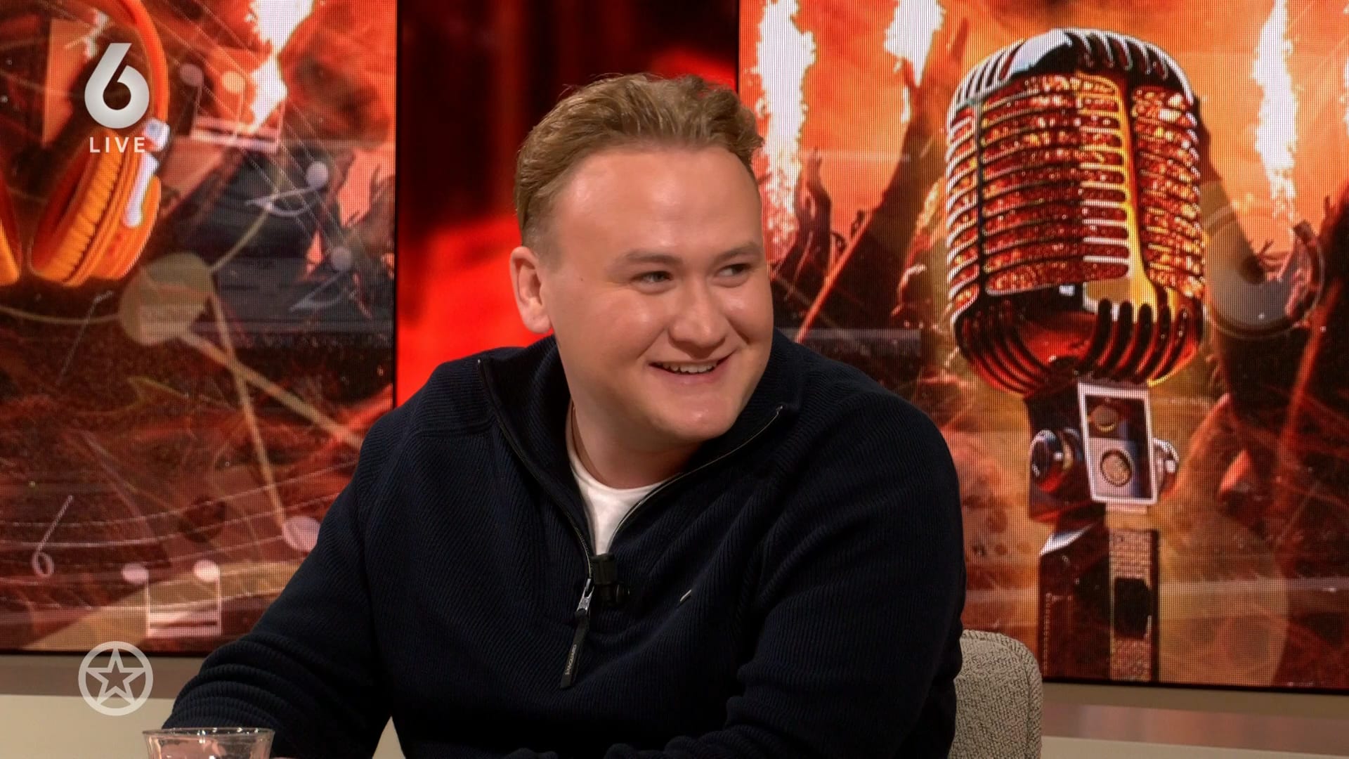 Aanstormend volkszangtalent Jesse Prins te gast bij Shownieuws