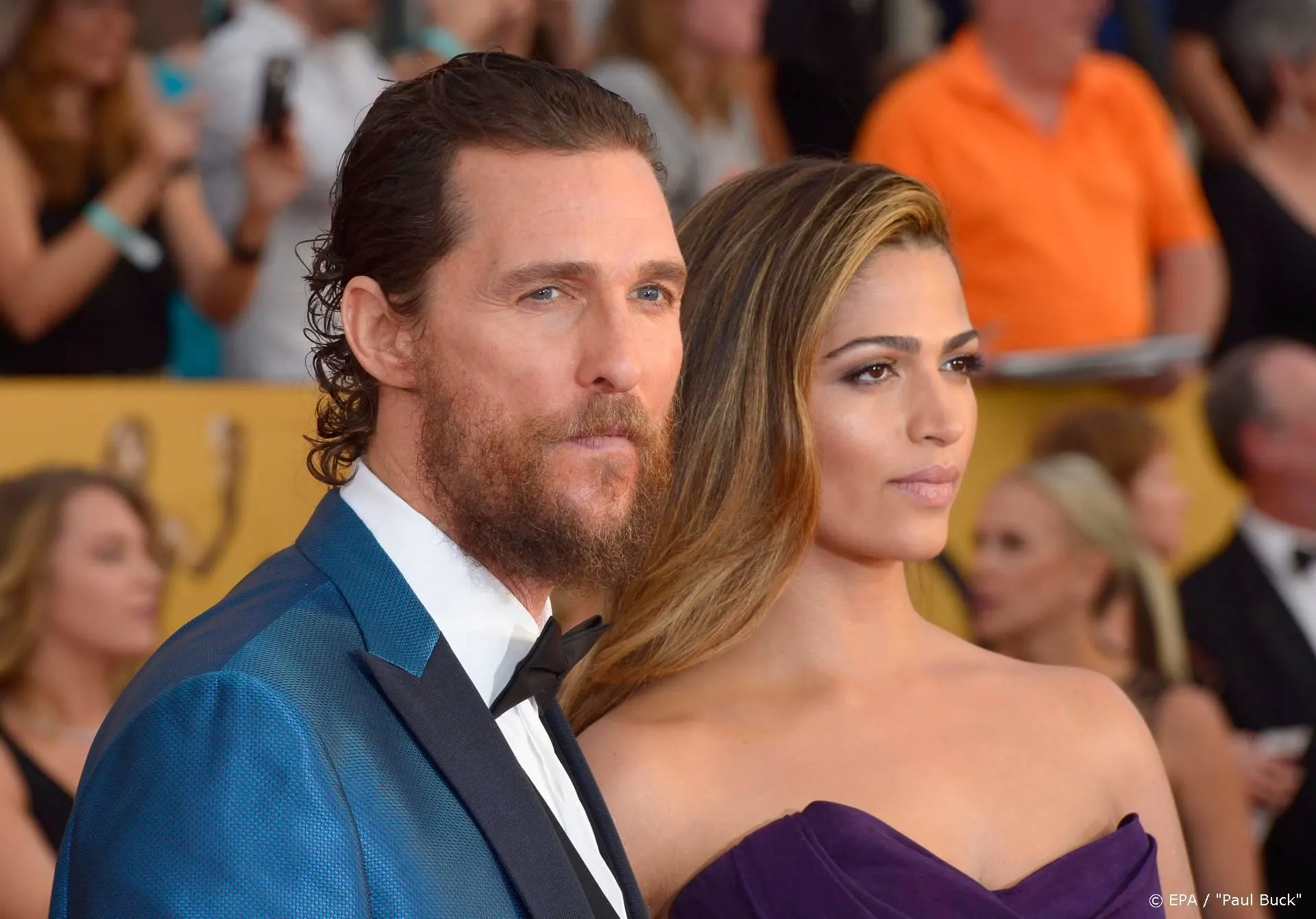 Matthew McConaughey brengt mondmaskers rond
