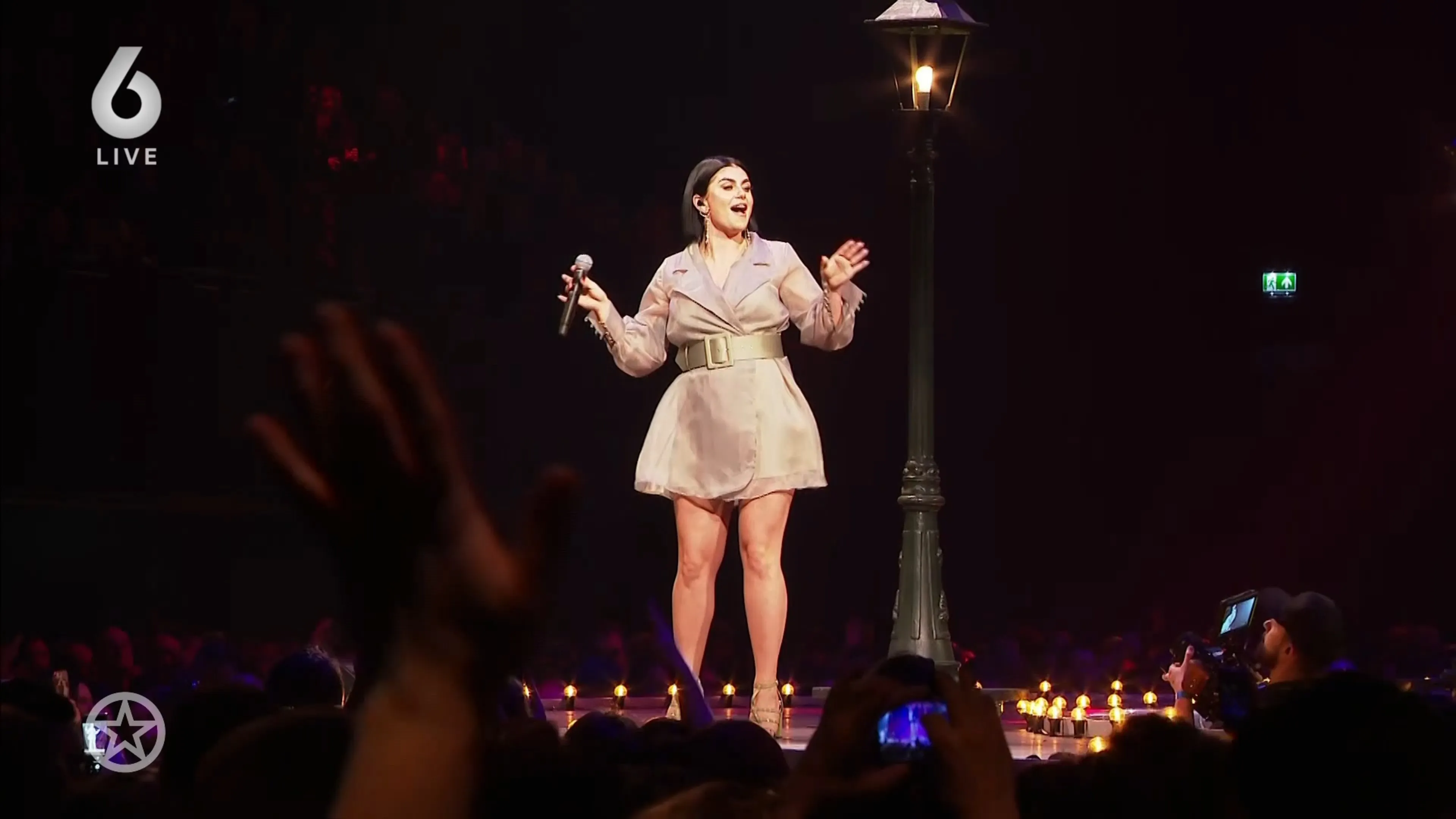 Roxeanne Hazes Jubelt Droom Komt Volgend Jaar Uit Shownieuws