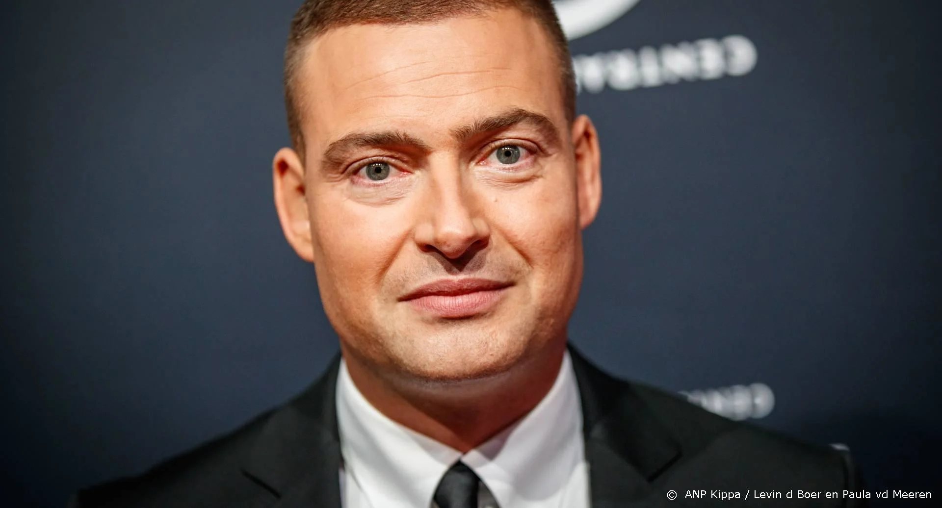 Lange Frans gaat discussie aan met volger