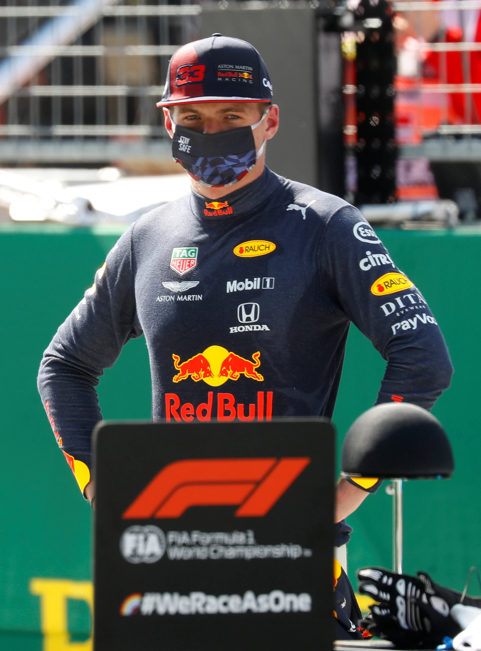 Max Verstappen valt uit in eerste race F1-seizoen