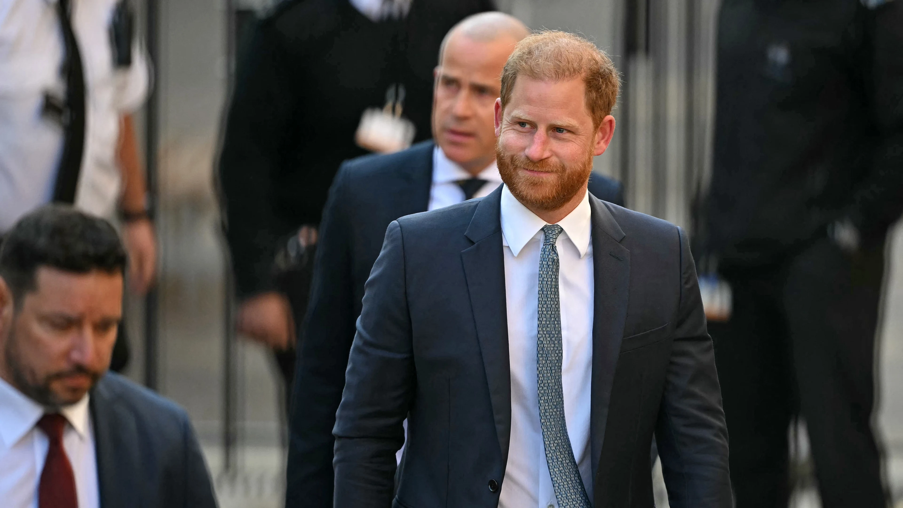 Hierom was prins Harry niet op de hoogte van ziekenhuisopname koning Charles 