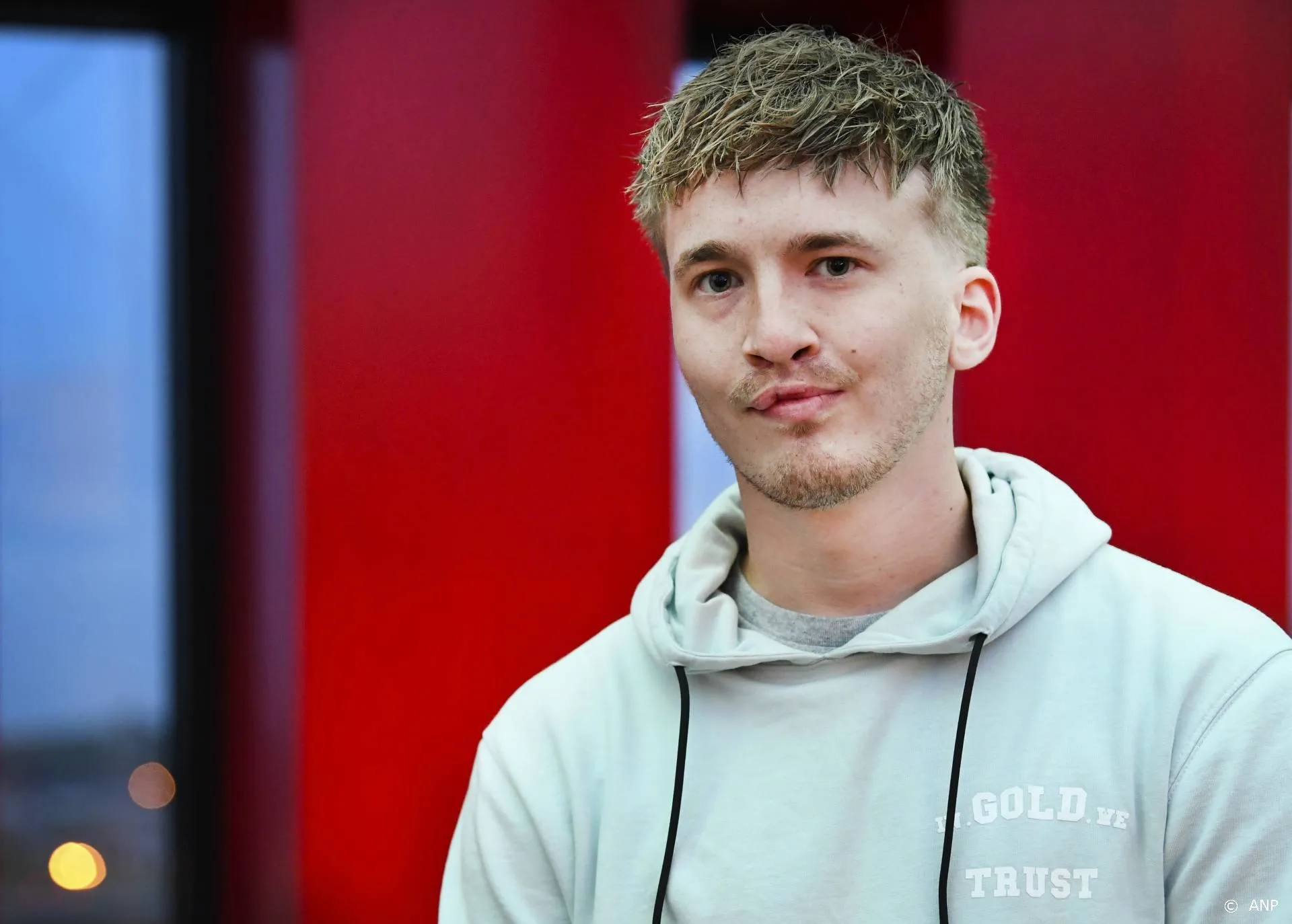 Rapper Snelle is overwerkt en zegt interview af