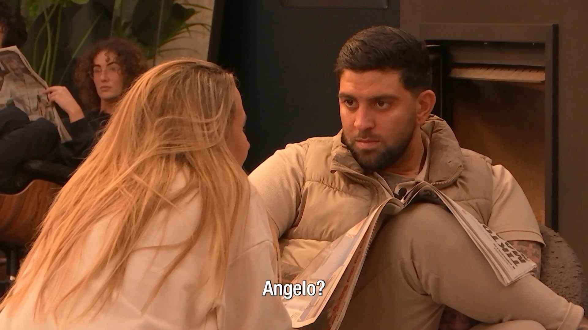 Fadi wil weten aan wie Daisy zich ergert