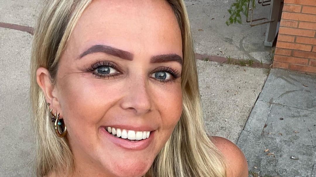 ZIEN: Monique Smit deelt haar babybuik