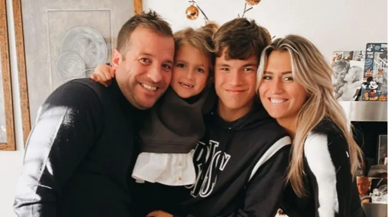 Rafael van der Vaart verstopt zich voor gezin