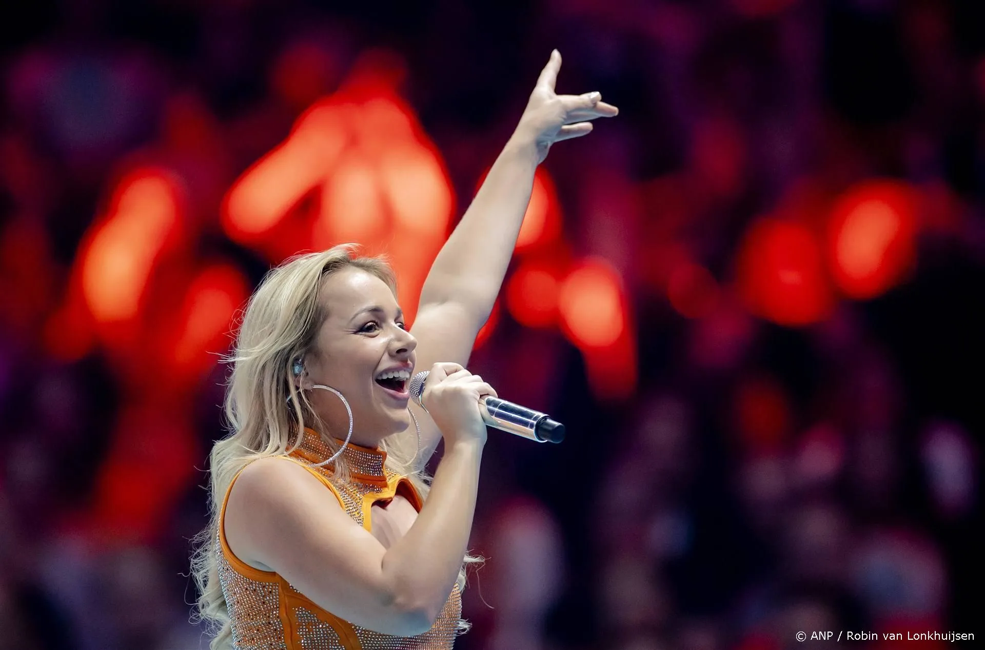 Emma Heesters emotioneel bij optreden: 'Begon te janken'