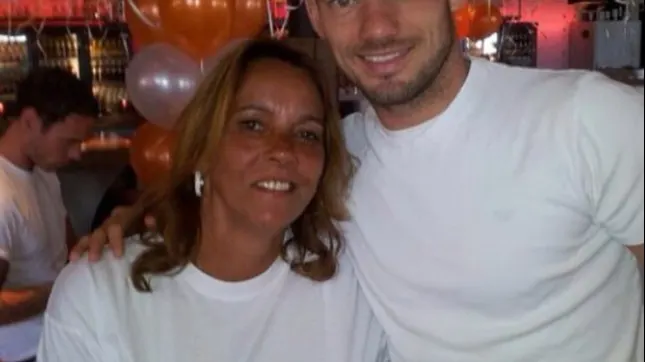 Sylvia Sneijder met longtumor opgenomen in Turks ziekenhuis