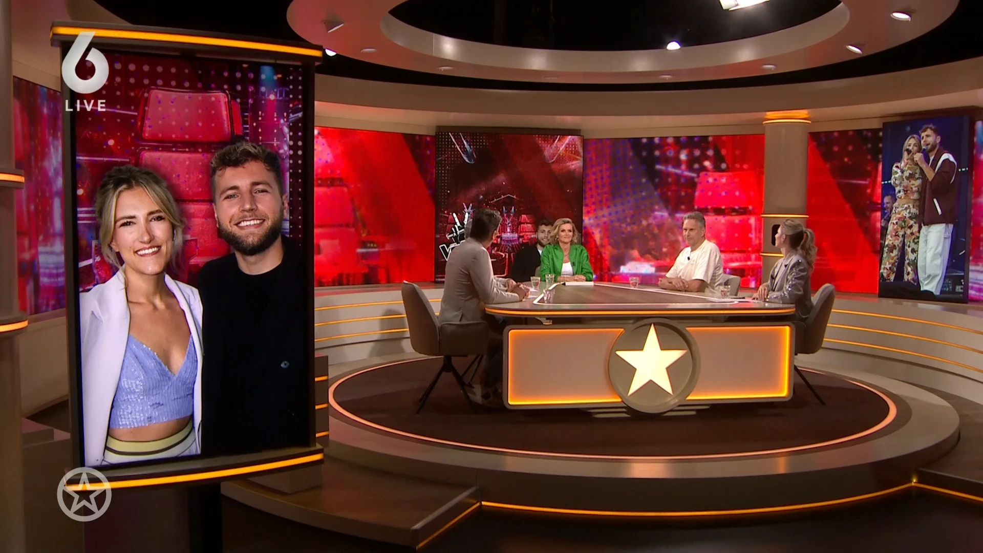 Blauwe hartjes vullen het publiek tijdens optreden Suzan & Freek