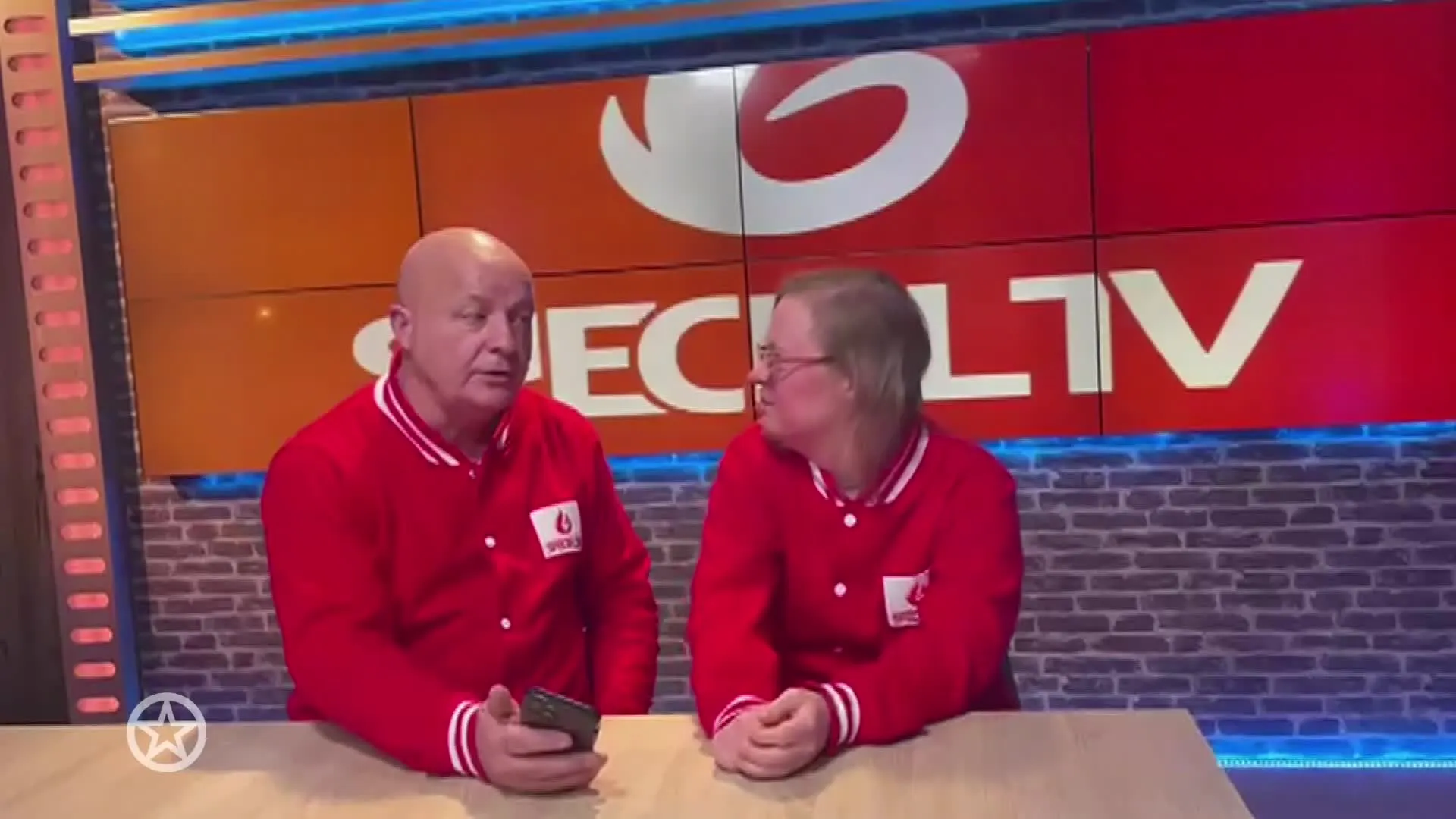 Heeft Paul de Leeuw afgekeken bij Special TV?