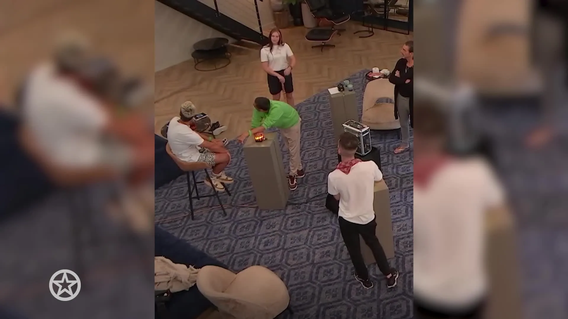 De Bondgenoten-Donna en Wesley hebben een relatie