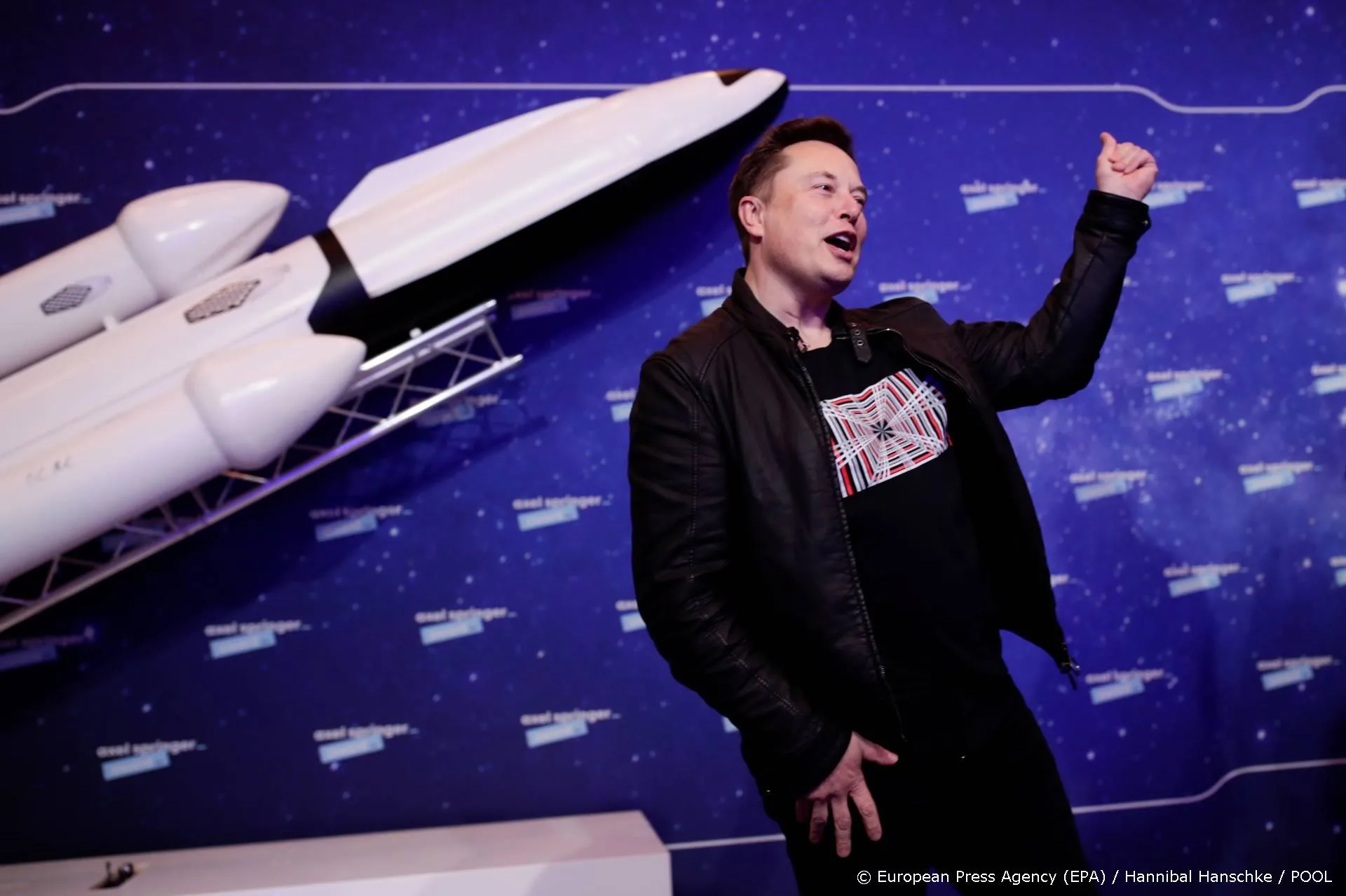 Elon Musk haalt Jeff Bezos in als rijkste persoon op aarde