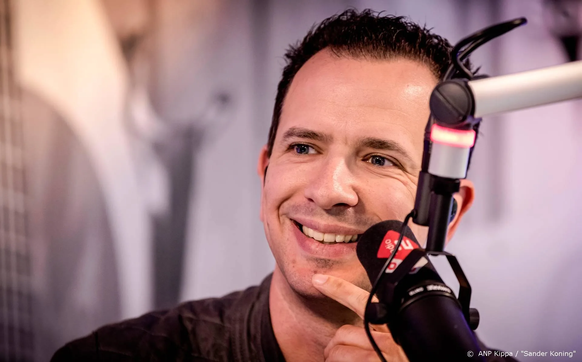 Bart Arens gaat week lang alleen Nederlandse artiesten draaien