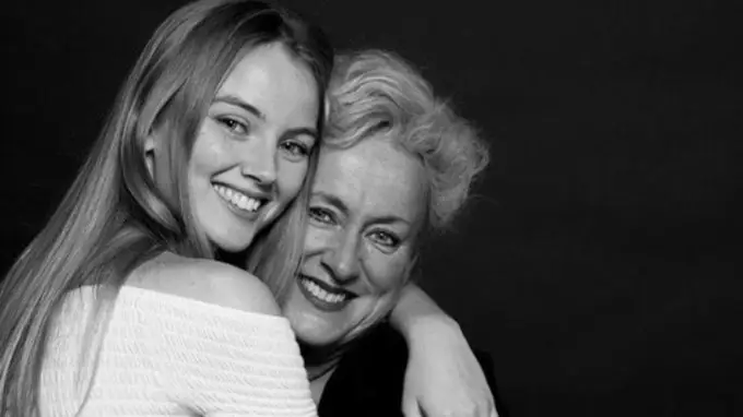 Dochter Karin Bloemen komt er weer bovenop na spoedoperatie