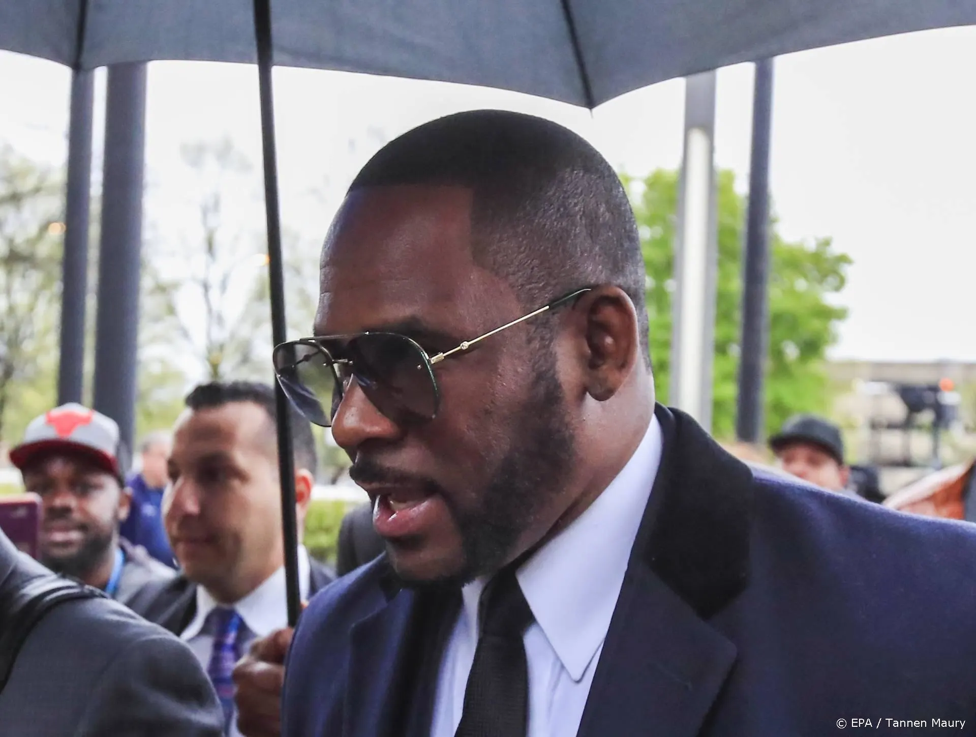 YouTube haalt officiële kanalen R. Kelly offline