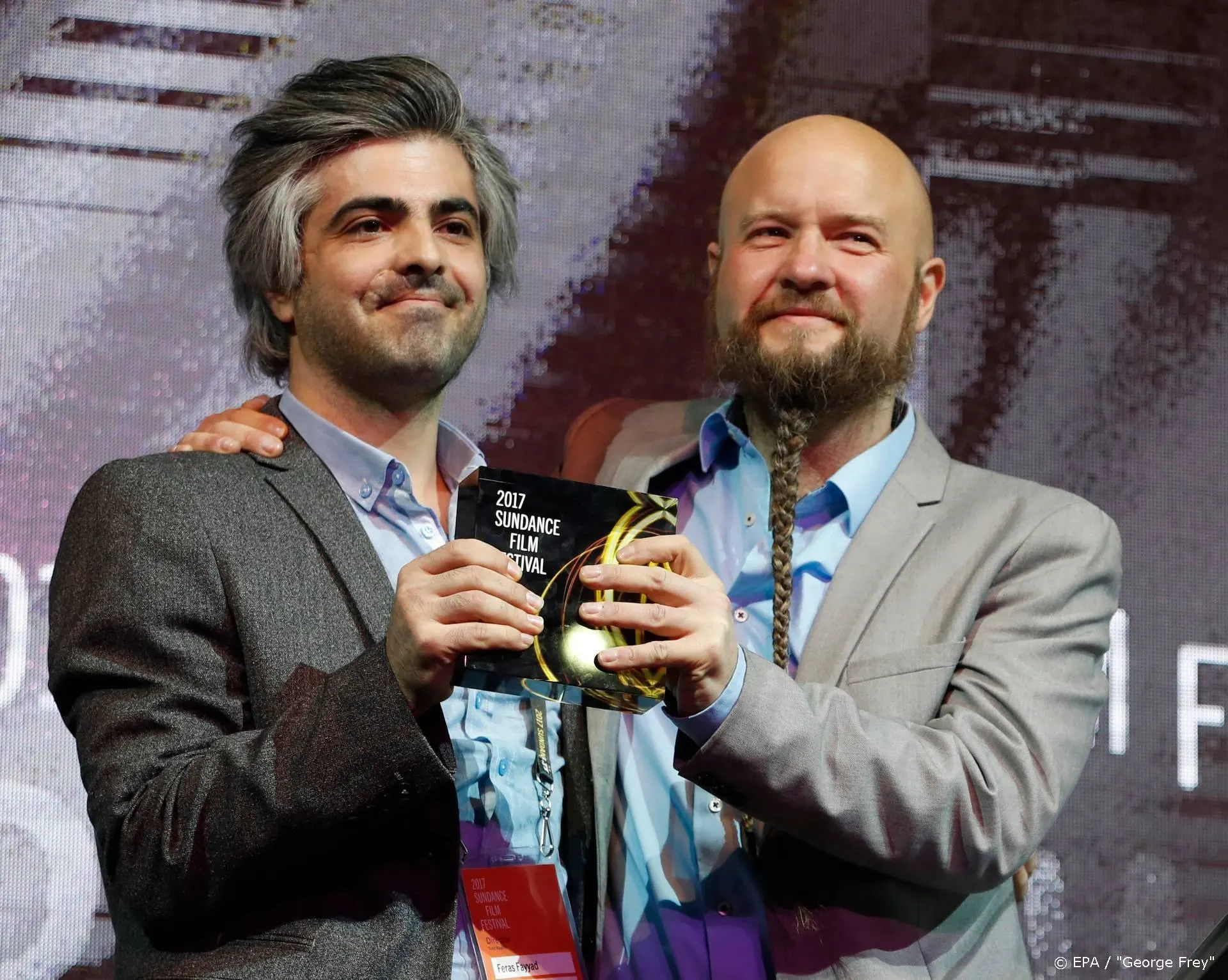 Brief naar minister om visum maker The Cave