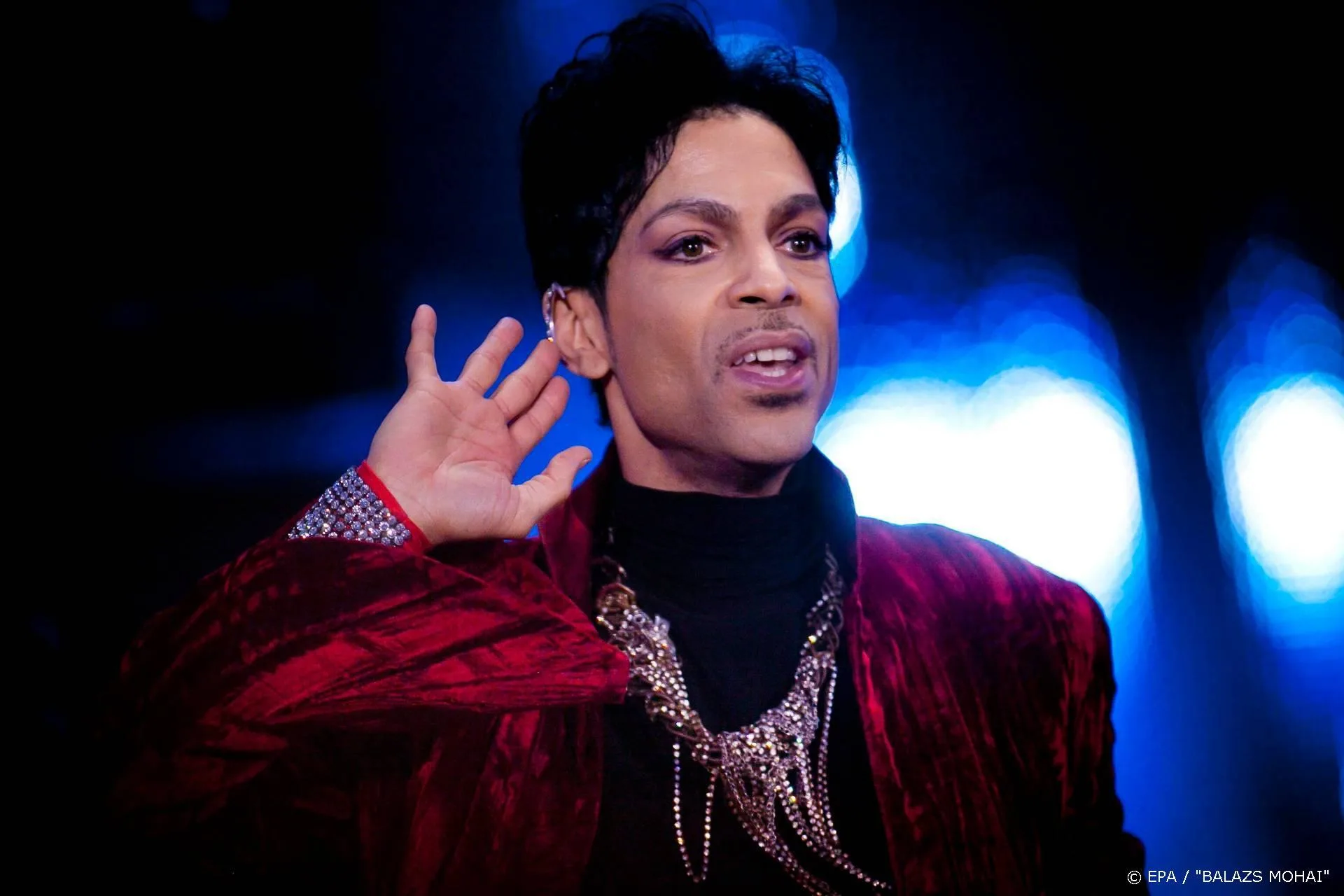 Grammy eert Prince tijdens speciaal concert