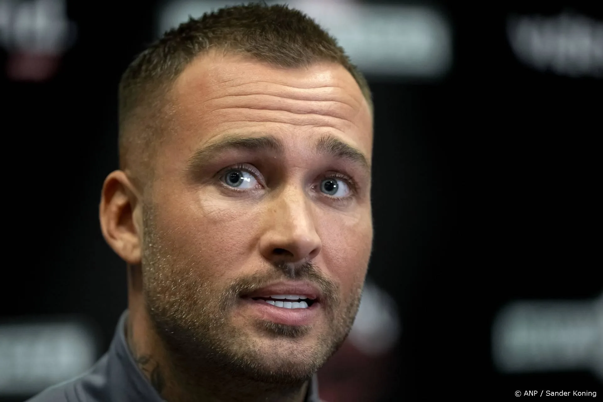 Dave Roelvink verbaast zichzelf na fout: 'Dat ik mag stemmen!'