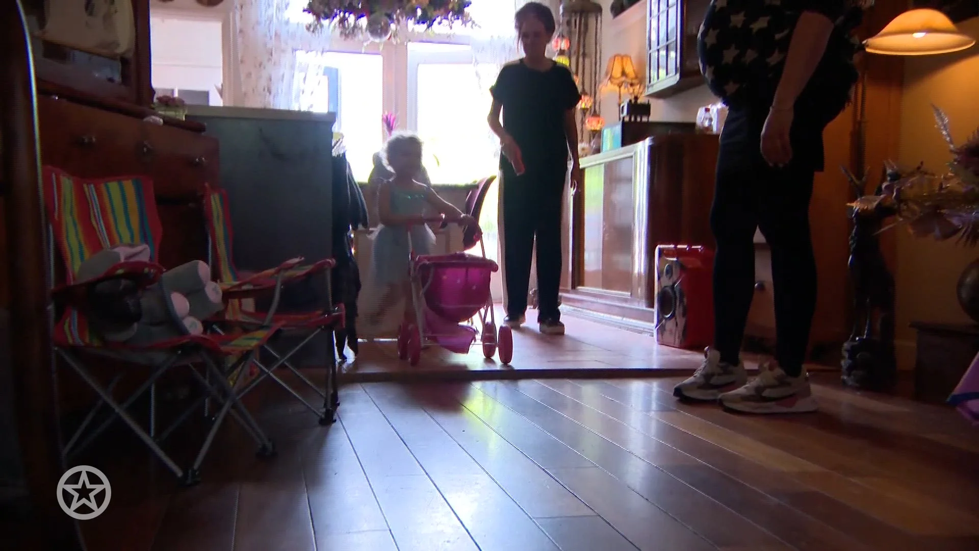 Dochtertje Lola Brood herkent opa Herman