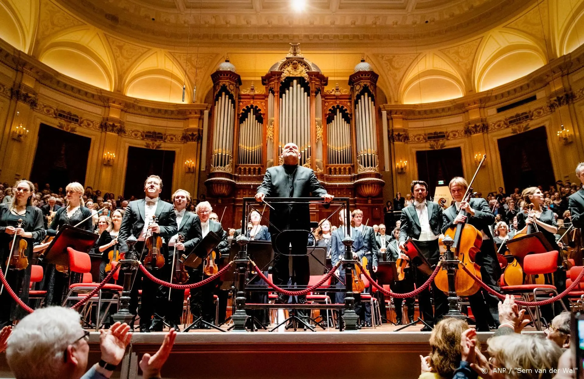 Van Zweden met Hong Kong Philharmonic op Mahler Festival 2021